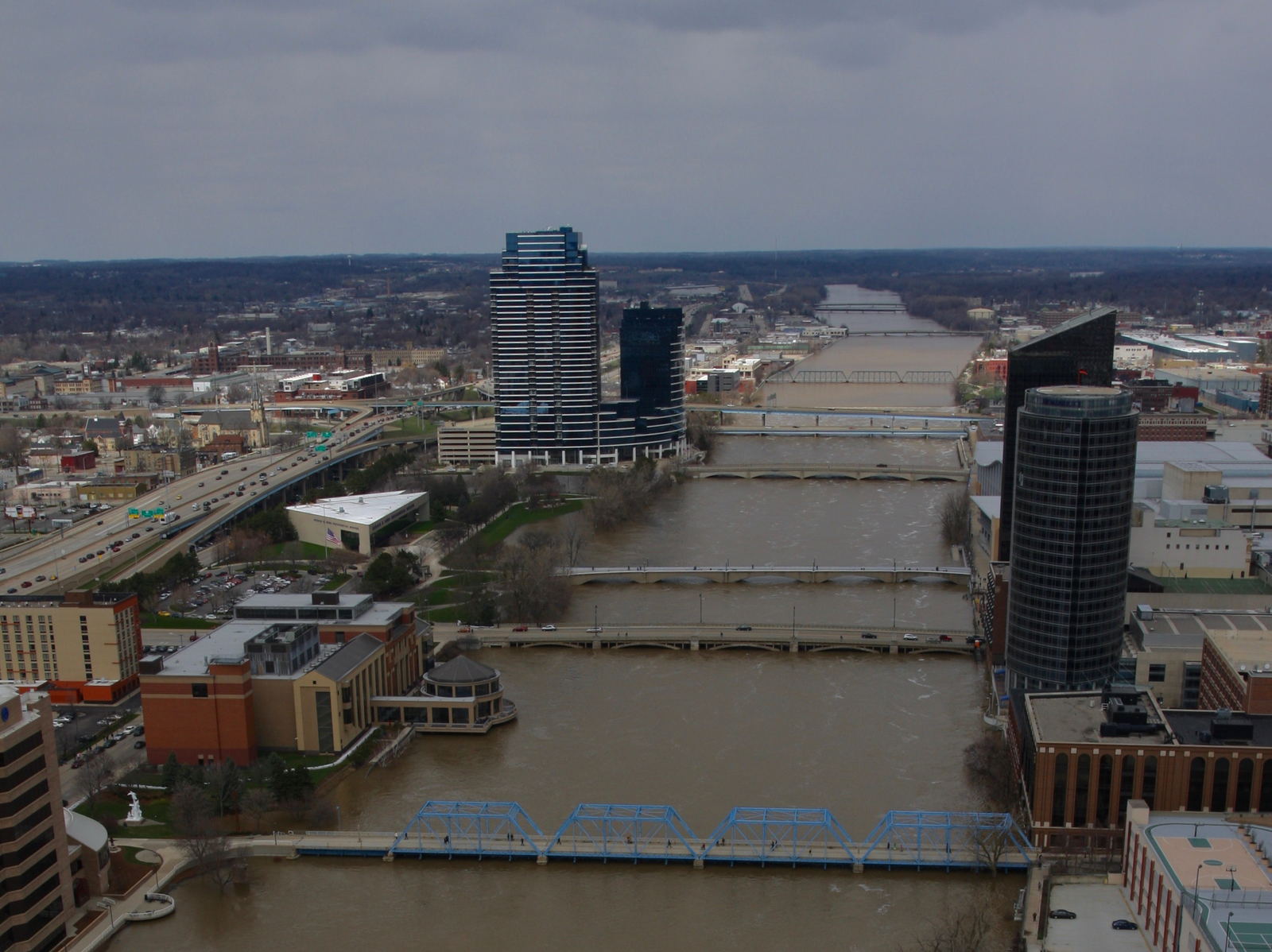 Grand Rapids, Michigan skyline on the Grand River